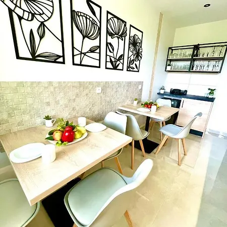 بيت ضيافة Goscinne - Kasztelanska 8 3*