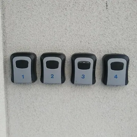 بيت ضيافة Goscinne - Kasztelanska 8 3*